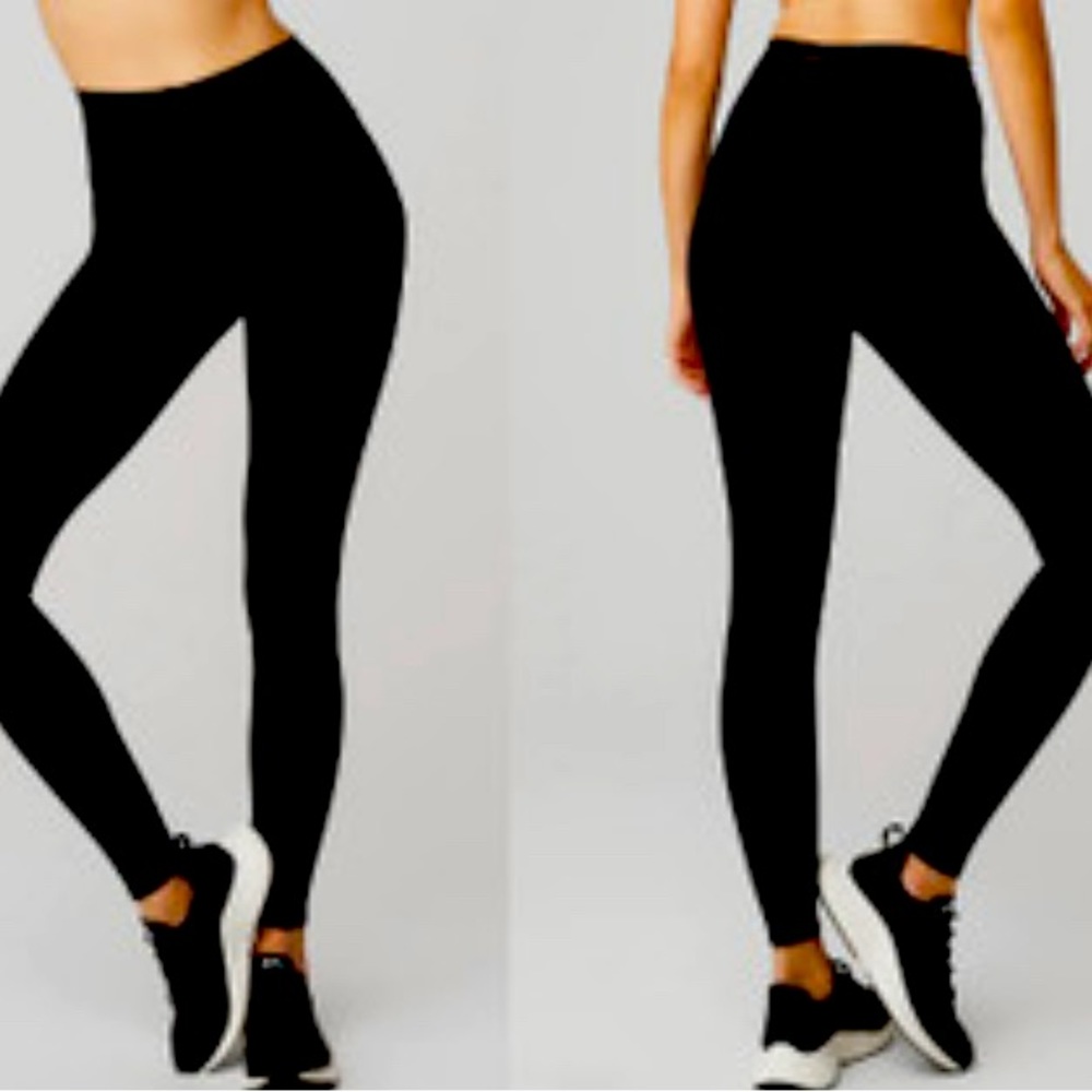 Alo Airlift black leggings